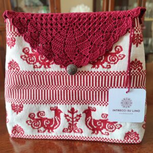 Pochette Portaoggetti Pavoncelle Rosse Con Chiusura A Uncinetto